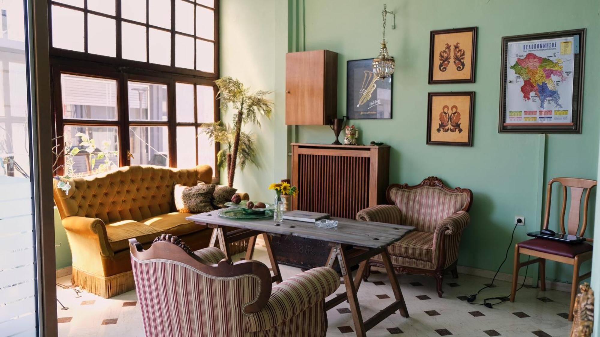 מגלופוליס Leto Hotel מראה חיצוני תמונה